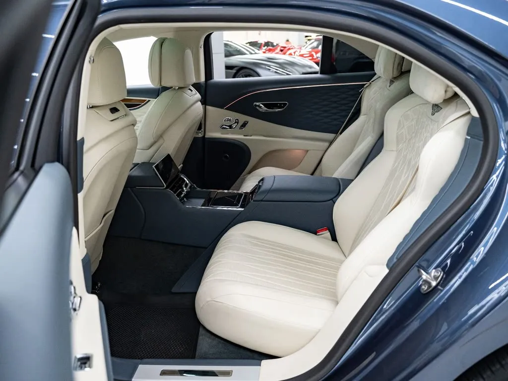 Bentley Flying Spur 2021 из CN, фото 10