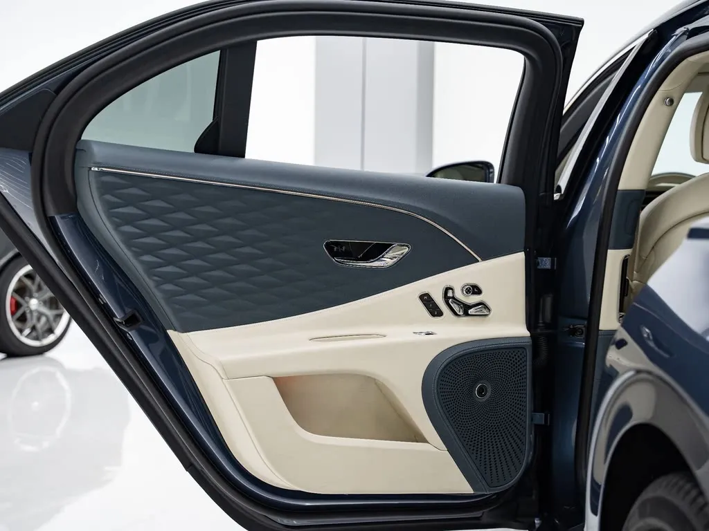 Bentley Flying Spur 2021 из CN, фото 5