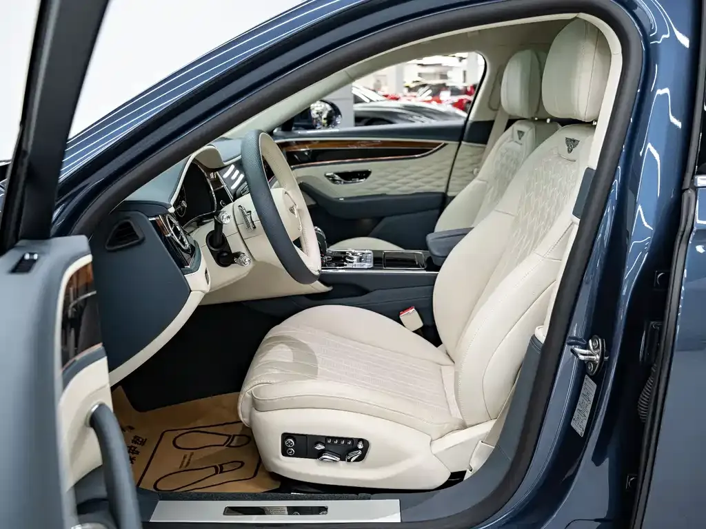 Bentley Flying Spur 2021 из CN, фото 6