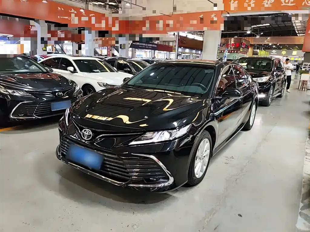 Toyota Camry 2023 из CN, фото 1