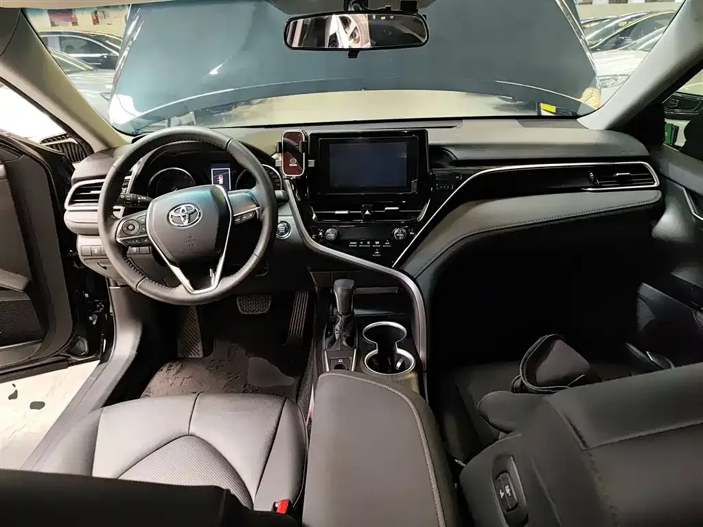Toyota Camry 2023 из CN, фото 10