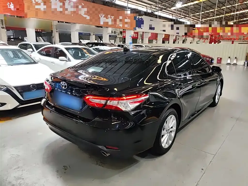 Toyota Camry 2023 из CN, фото 7