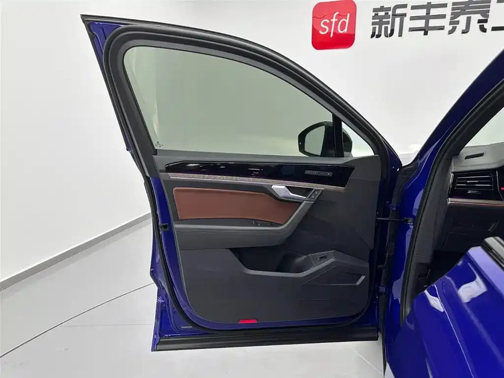 Volkswagen Touareg 2023 из CN, фото 8