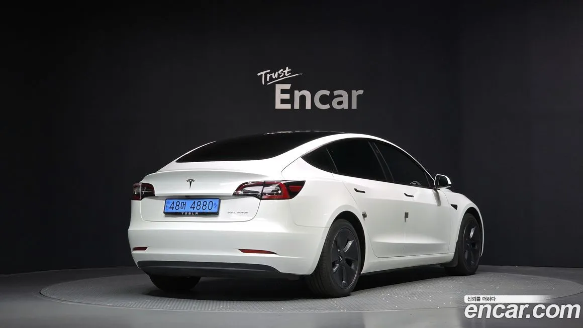 Tesla Model 3 — фото 2