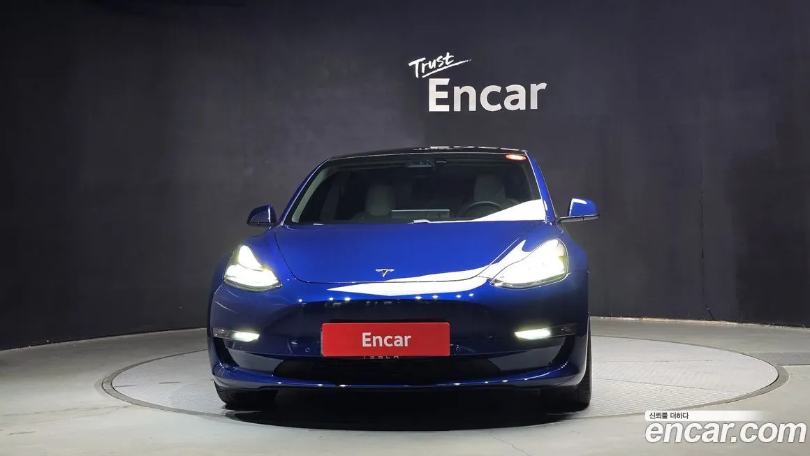 Tesla Model 3 — фото 3