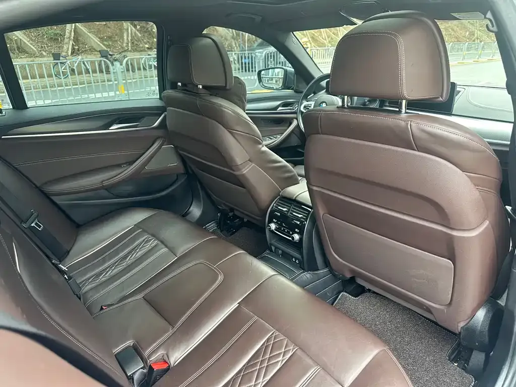 BMW 5 Series (Import) — фото 10