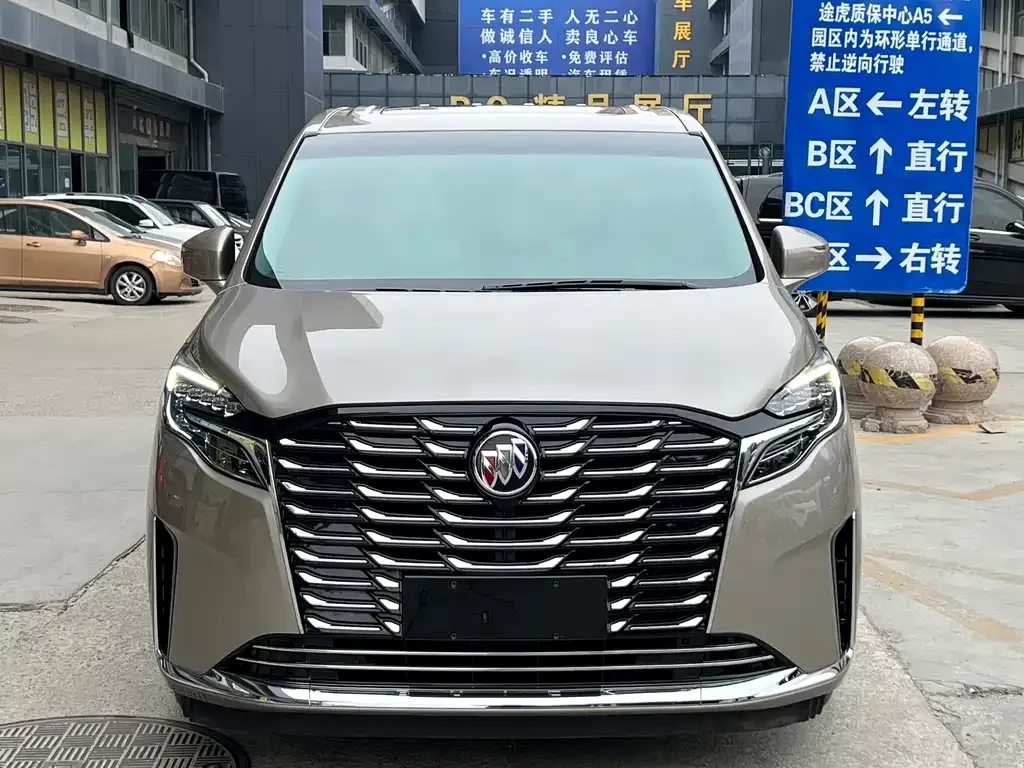 Buick GL8 2024 из CN, фото 2