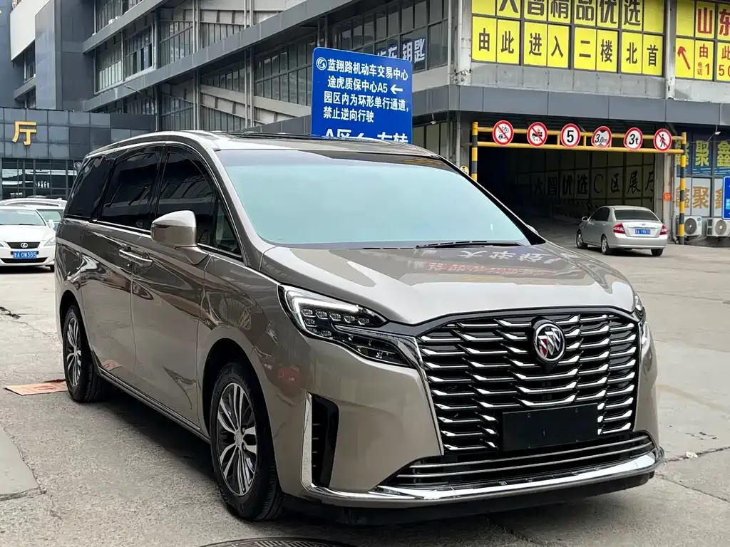 Buick GL8 2024 из CN, фото 3