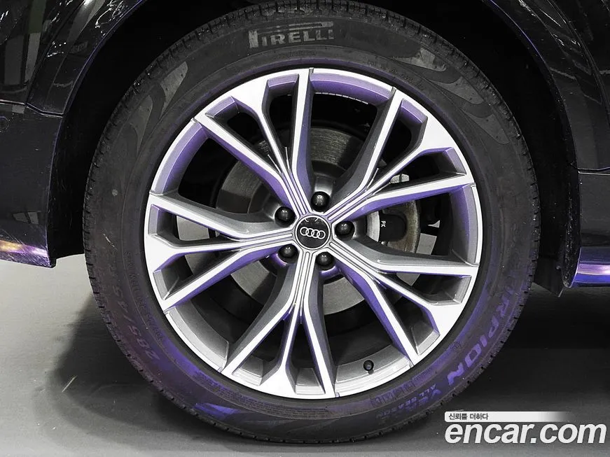 Audi Q8 2021 из KR, фото 5