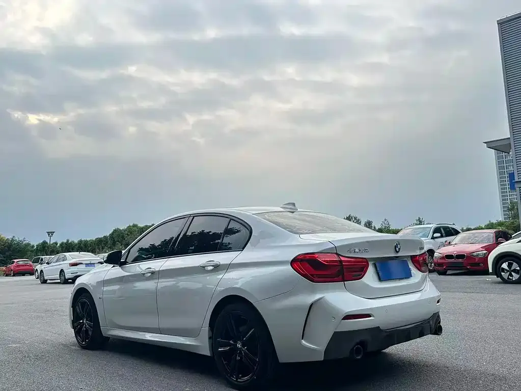 BMW 1 Series 2021 из CN, фото 10