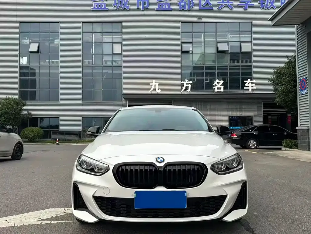 BMW 1 Series 2021 из CN, фото 2