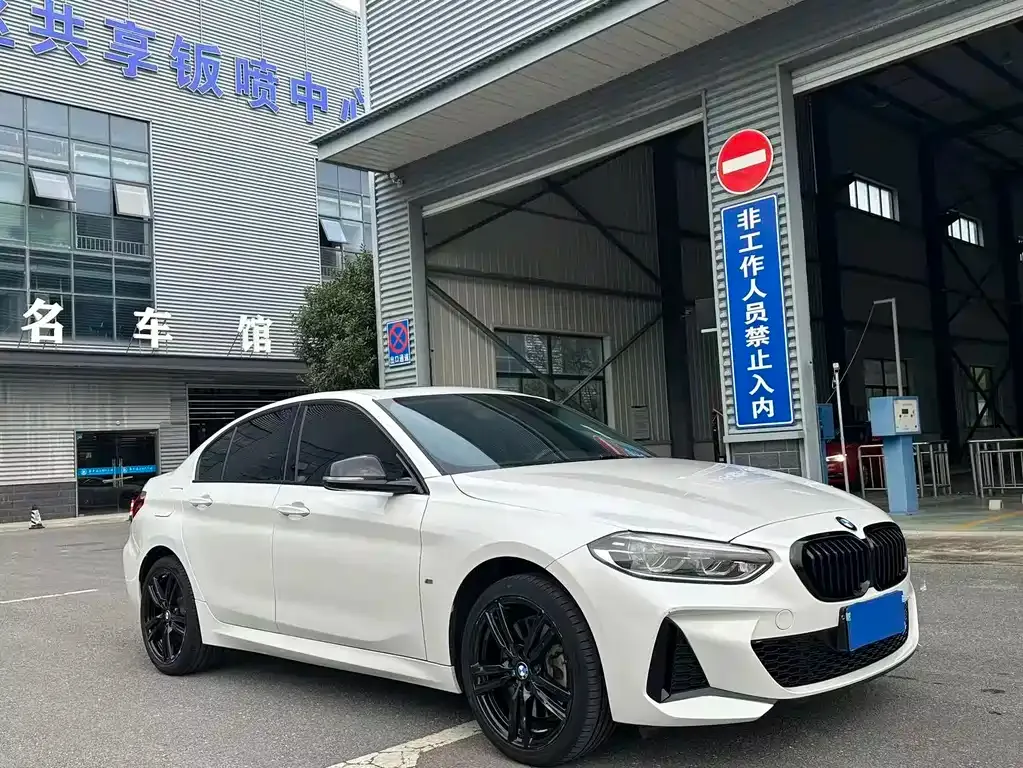 BMW 1 Series 2021 из CN, фото 3