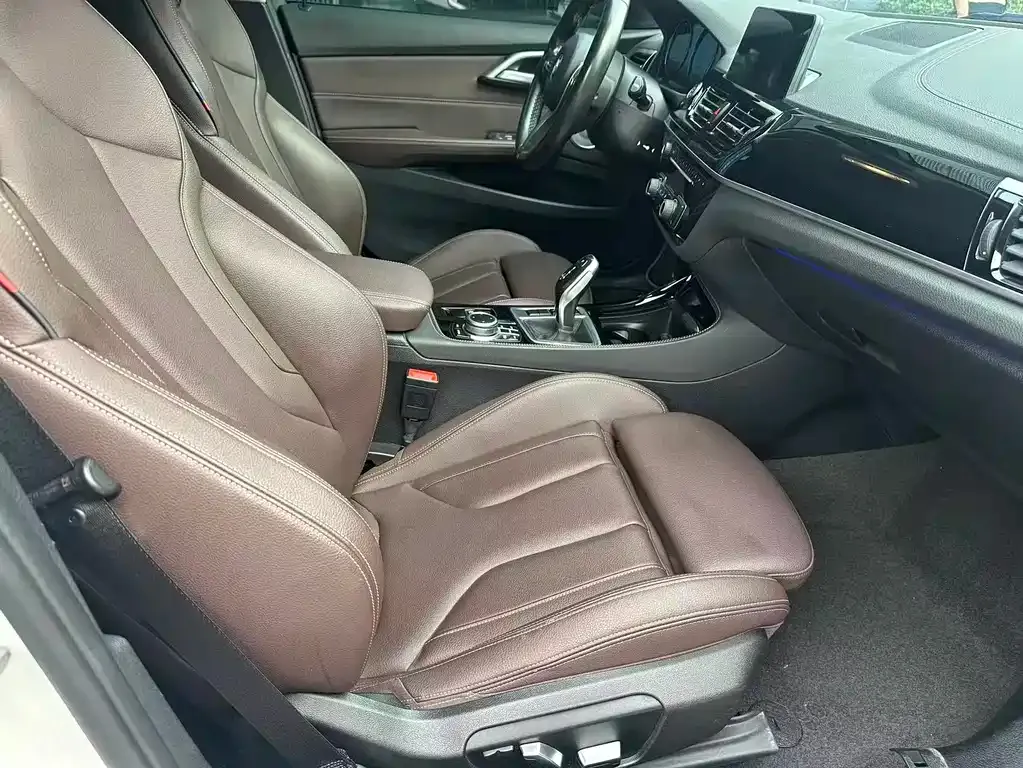 BMW 1 Series 2021 из CN, фото 7