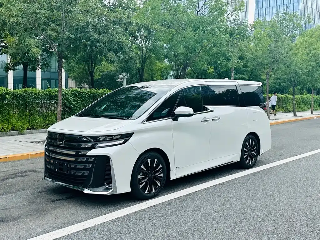 Toyota Vellfire 2025 из CN, фото 1