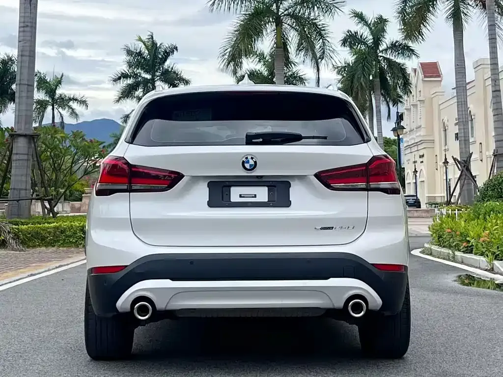 BMW X1 — фото 5