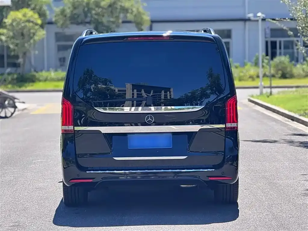 Mercedes-Benz V-Class 2024 из CN, фото 10