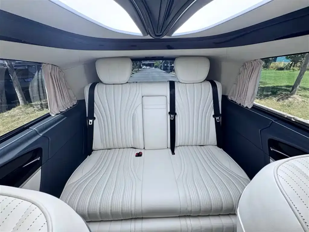 Mercedes-Benz V-Class 2024 из CN, фото 4