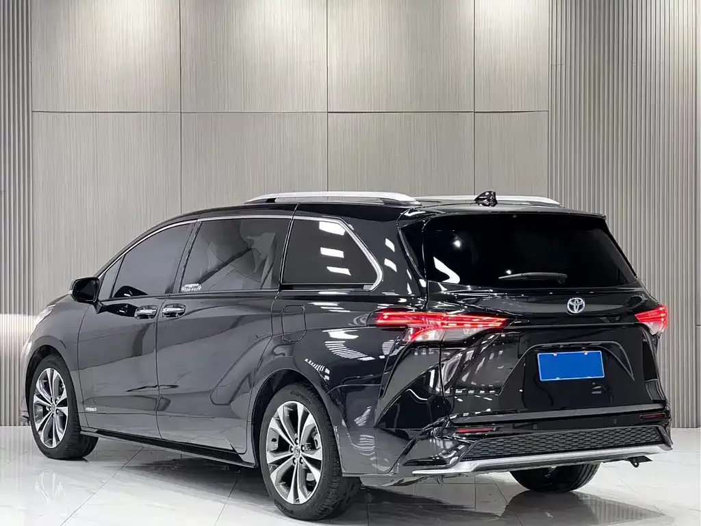 Toyota Granvia 2023 из CN, фото 4