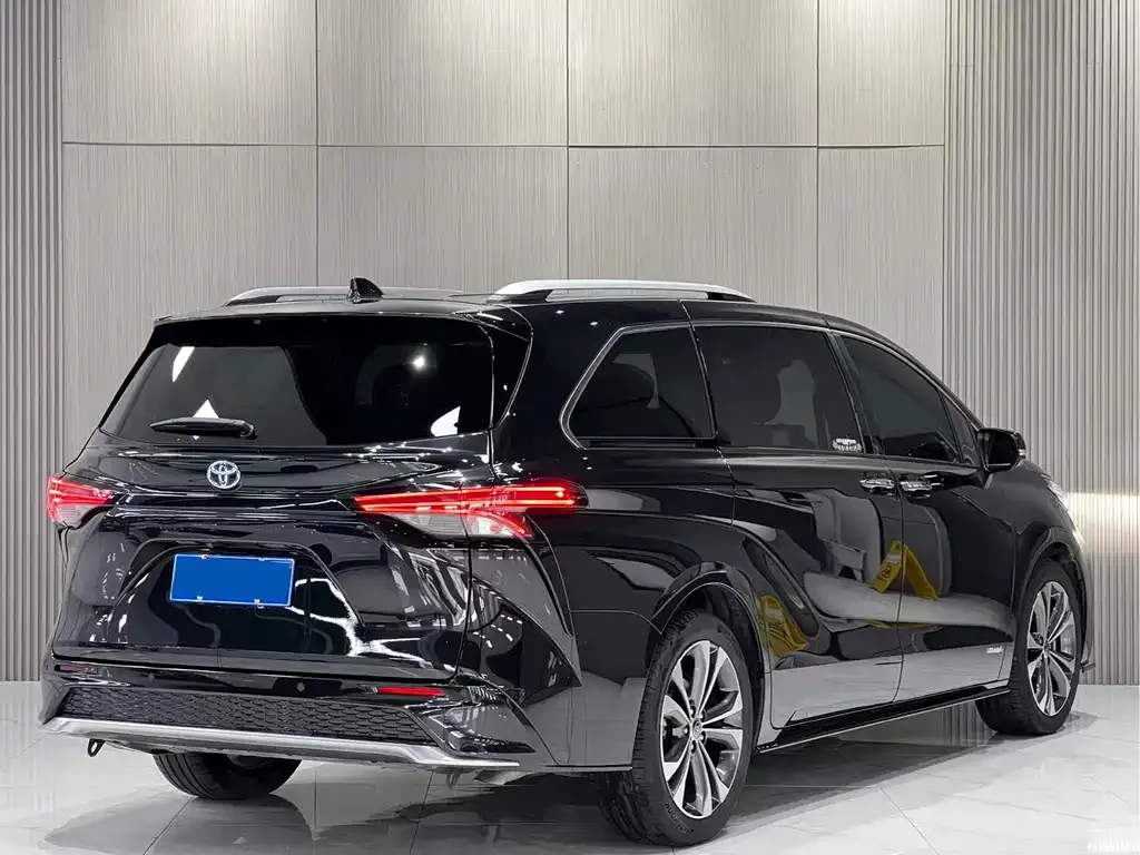 Toyota Granvia 2023 из CN, фото 6