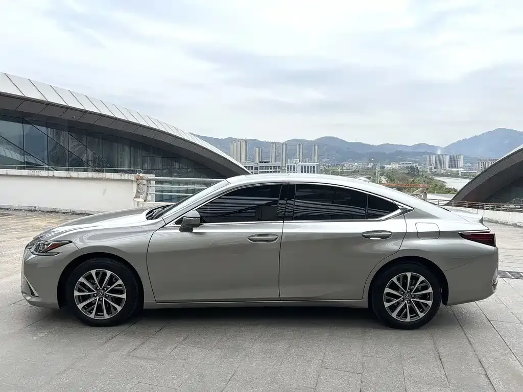Lexus ES 2022 из CN, фото 3