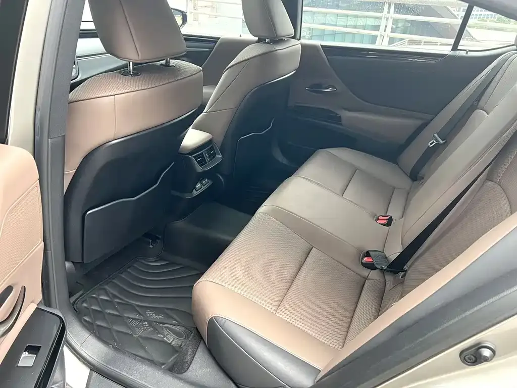 Lexus ES 2022 из CN, фото 7