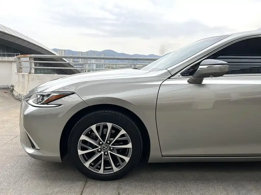 Lexus ES 2022 из CN, фото 9
