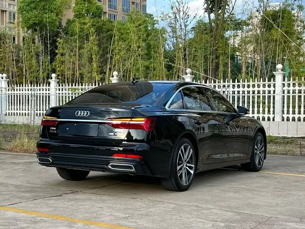 Audi A6L — фото 10