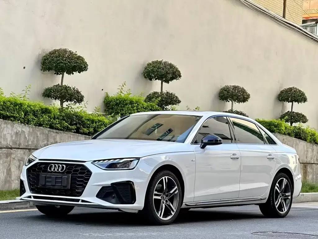 Audi A4L 2023 из CN, фото 1