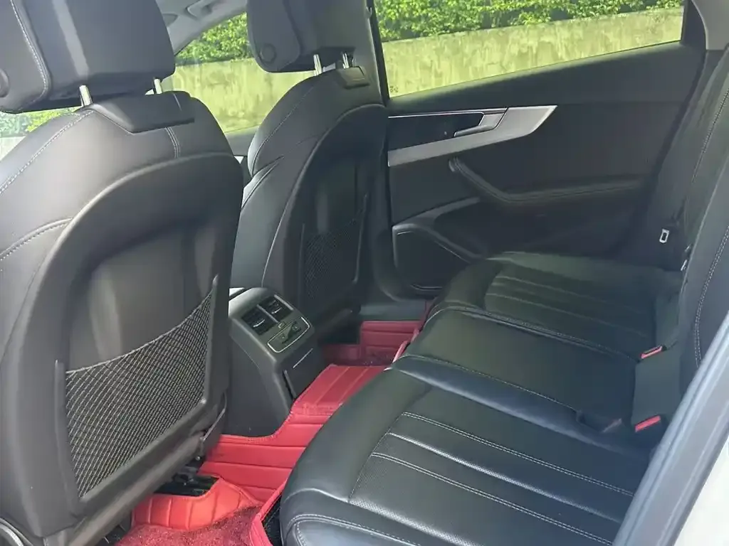 Audi A4L 2023 из CN, фото 5