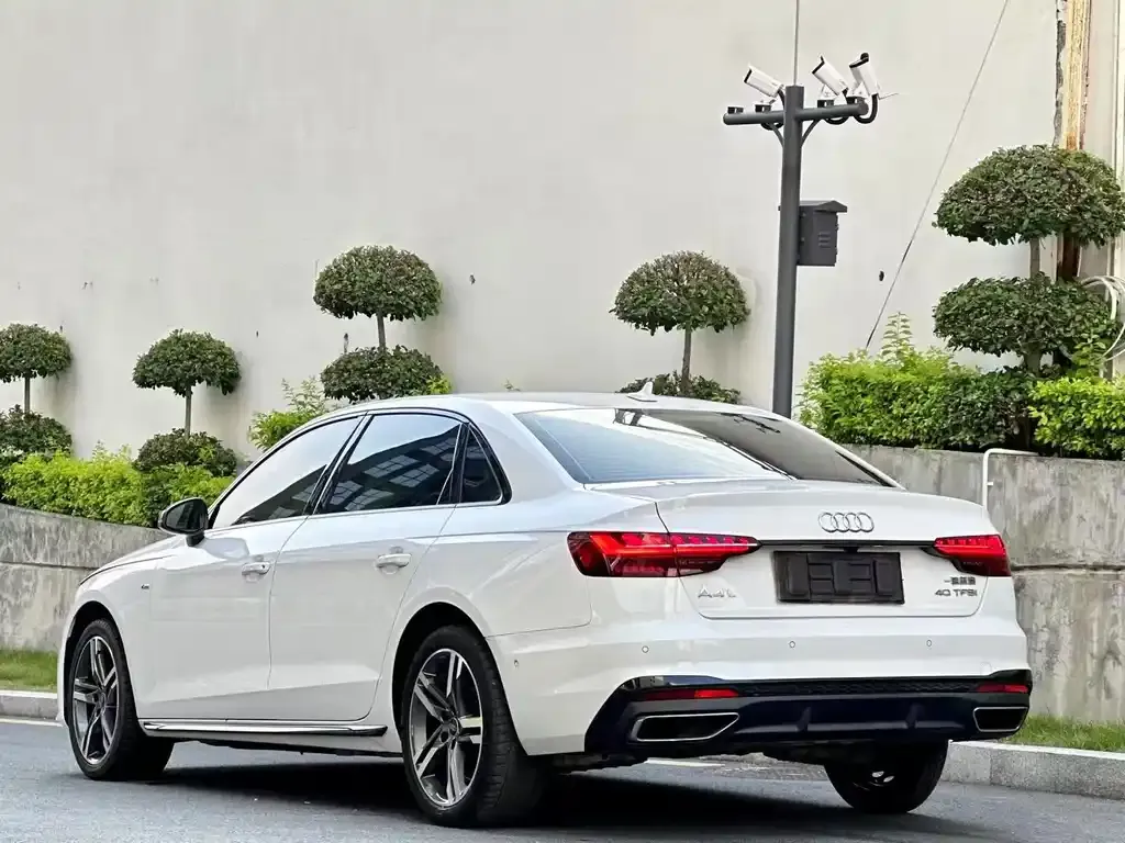 Audi A4L 2023 из CN, фото 9