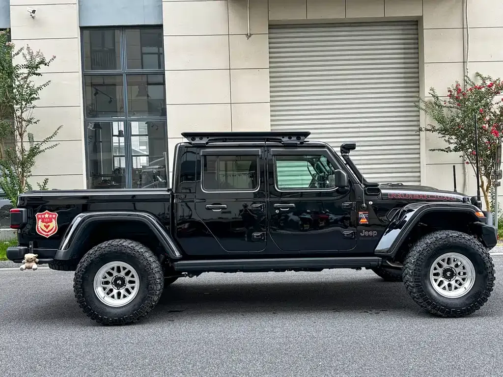 Jeep Gladiator — фото 10