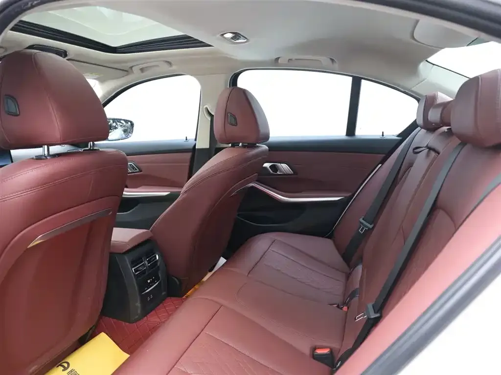 BMW 3 Series 2023 из CN, фото 10