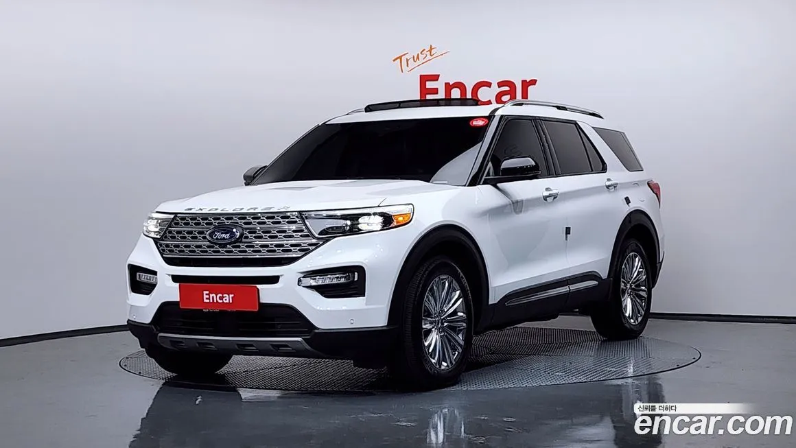 Ford Explorer — фото 1