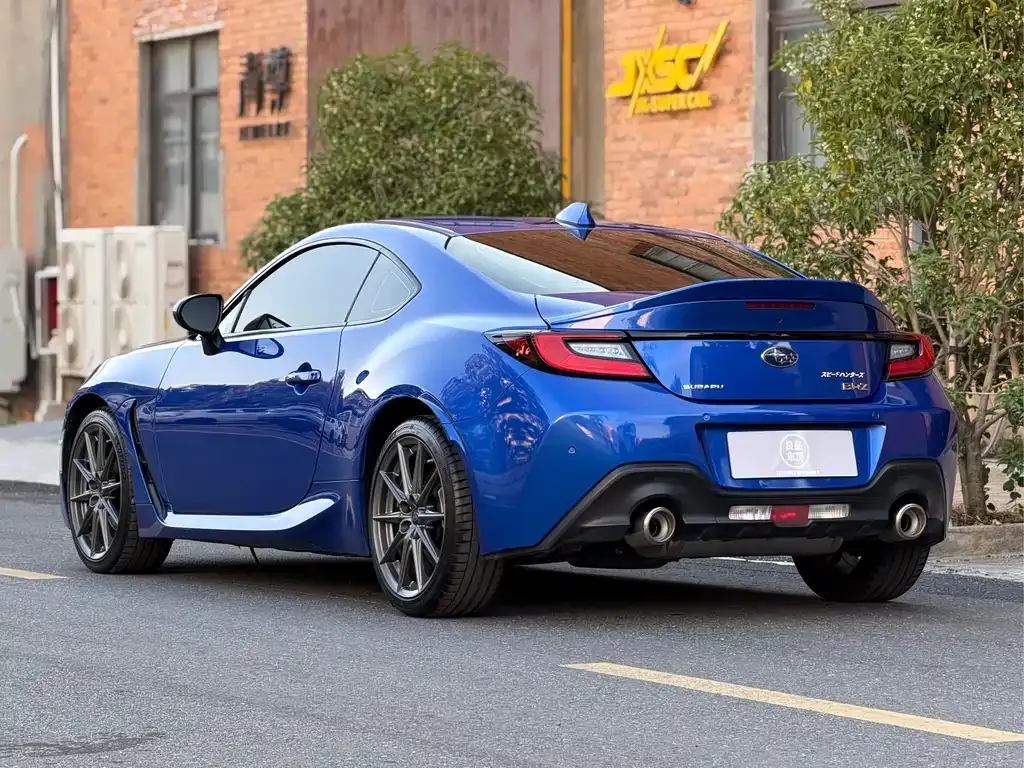 Subaru BRZ 2023 из CN, фото 4