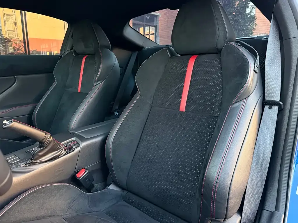 Subaru BRZ 2023 из CN, фото 9