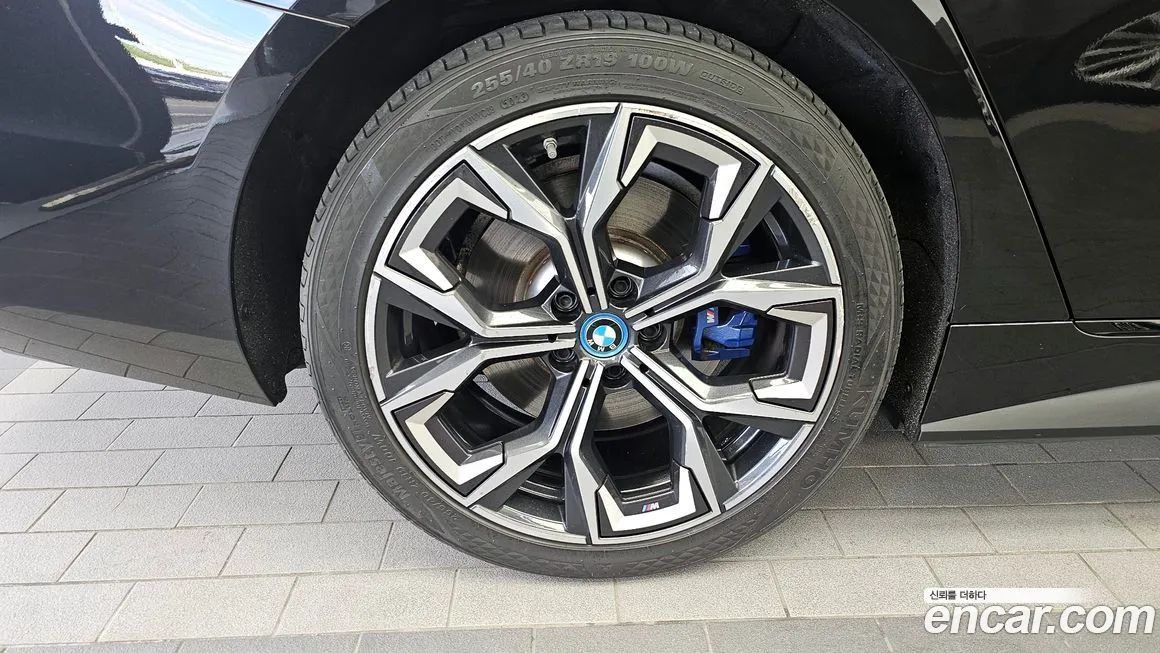 BMW i4 2023 из KR, фото 5