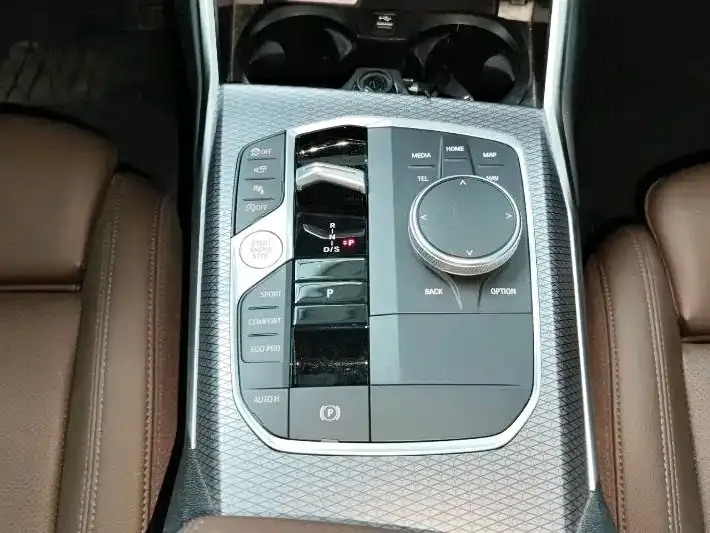 BMW 3 Series 2023 из CN, фото 8