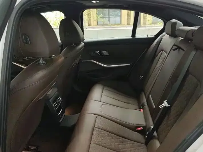 BMW 3 Series 2023 из CN, фото 9