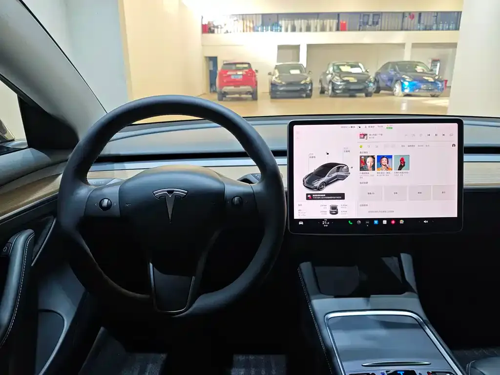 Tesla Model 3 — фото 10
