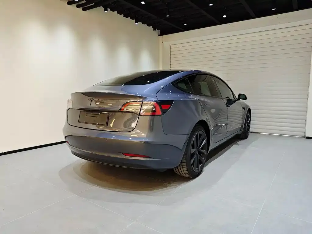 Tesla Model 3 — фото 5