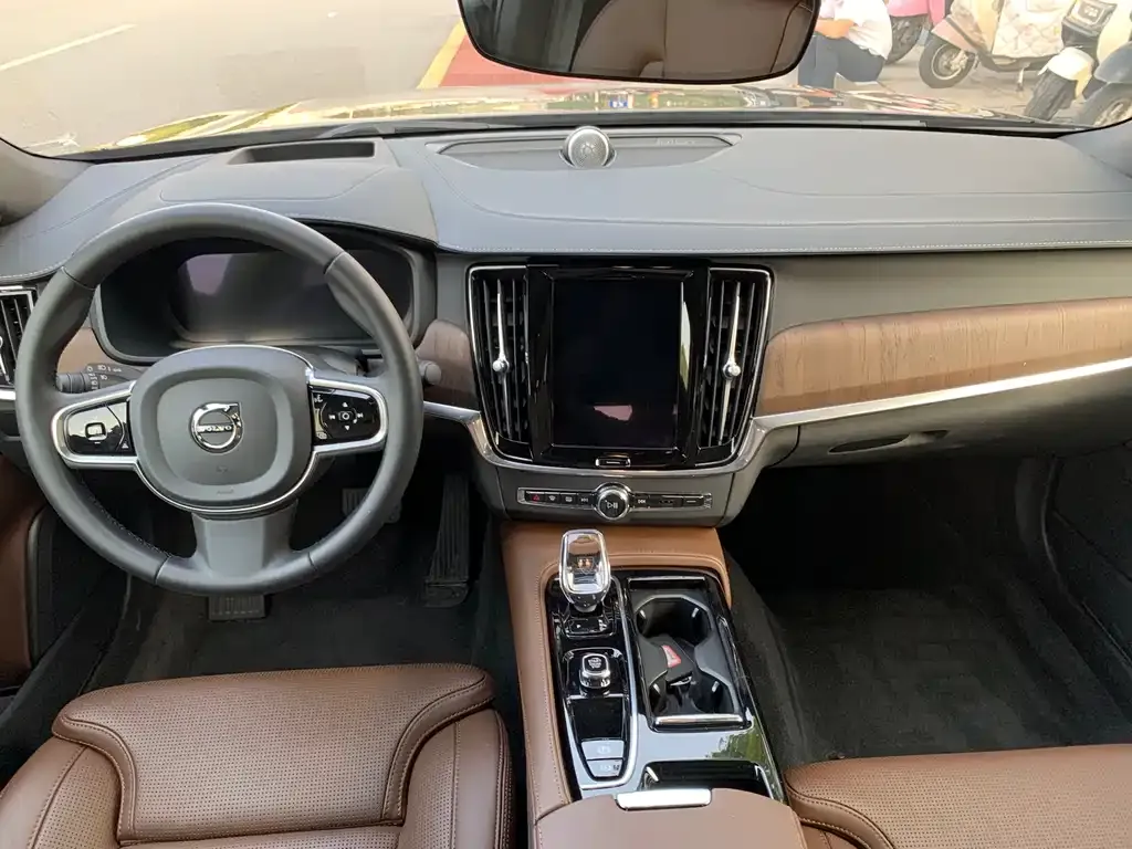 Volvo S90 PHEV 2024 из CN, фото 10