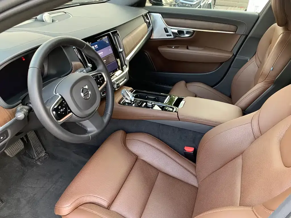 Volvo S90 PHEV 2024 из CN, фото 7