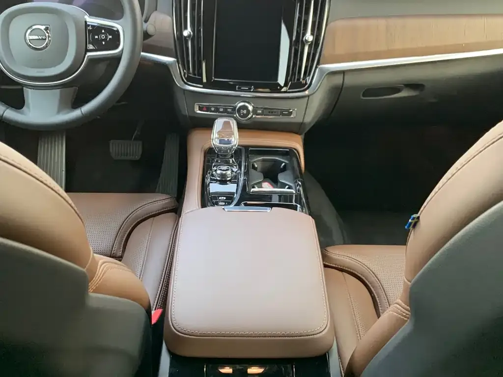 Volvo S90 PHEV 2024 из CN, фото 9