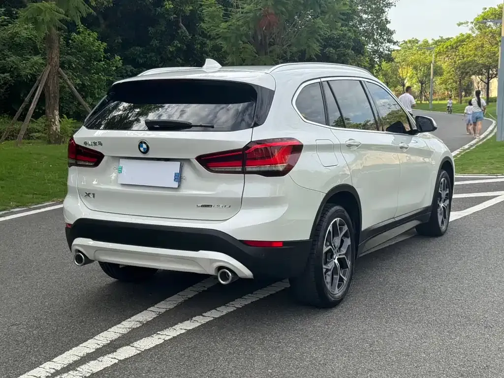 BMW X1 — фото 7
