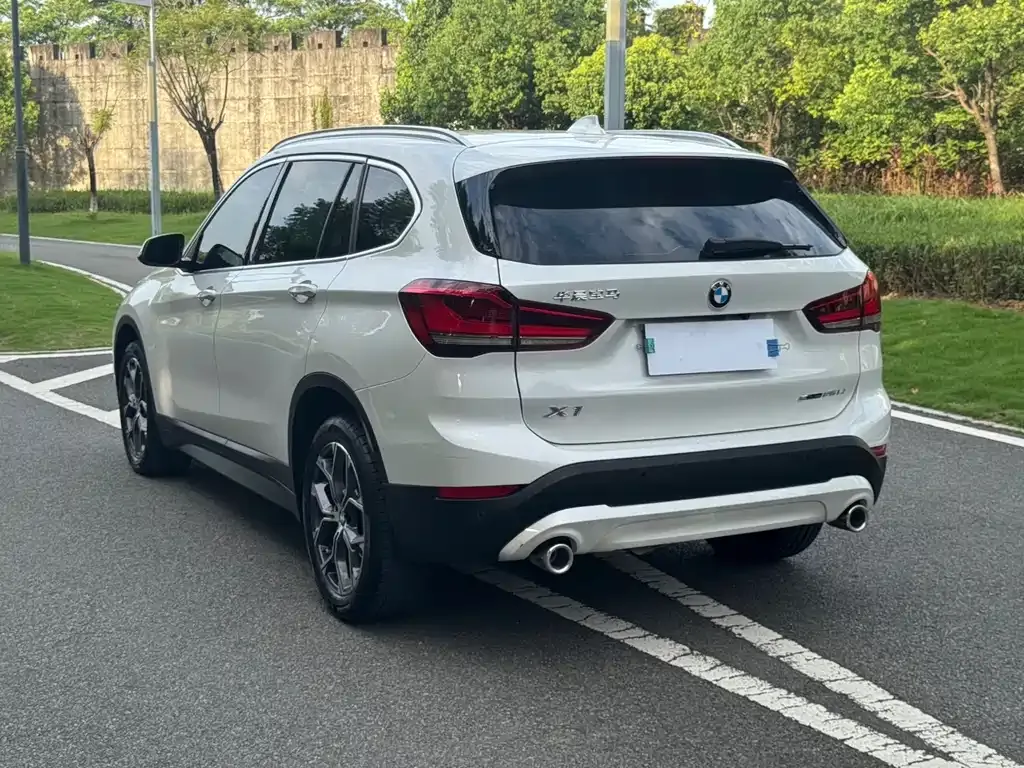 BMW X1 — фото 9