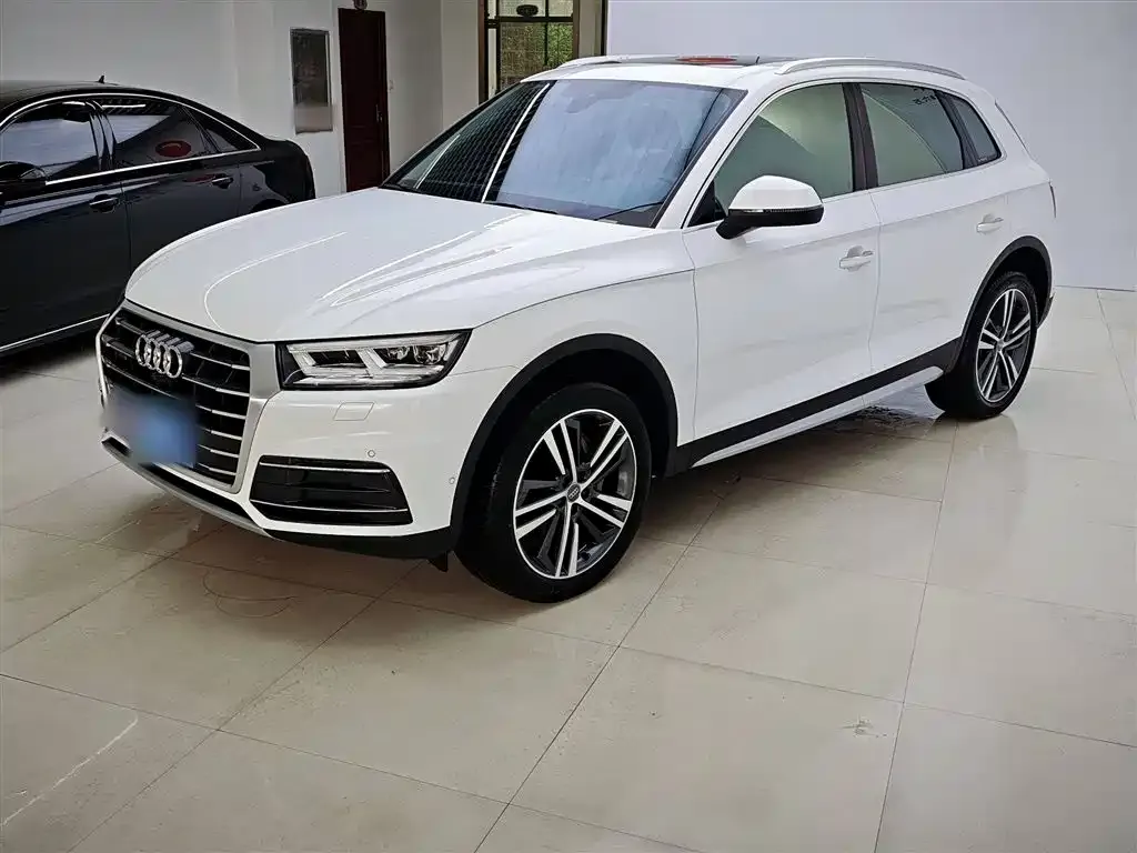 Audi Q5L 2021 из CN, фото 2