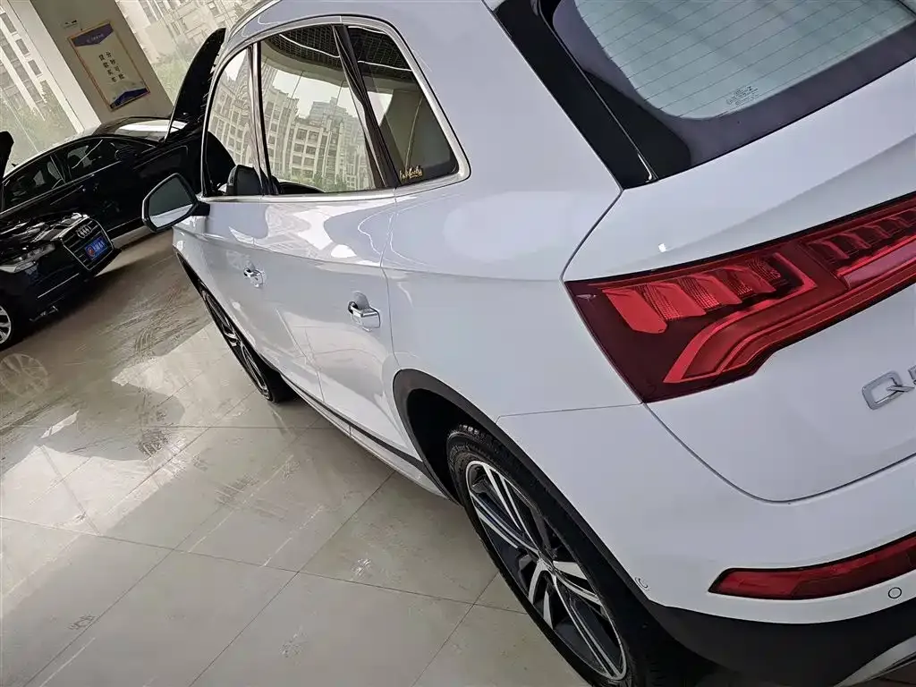 Audi Q5L 2021 из CN, фото 5