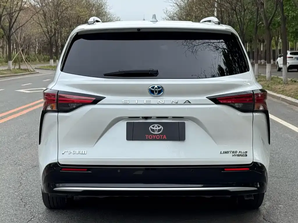 Toyota Sienna 2023 из CN, фото 4