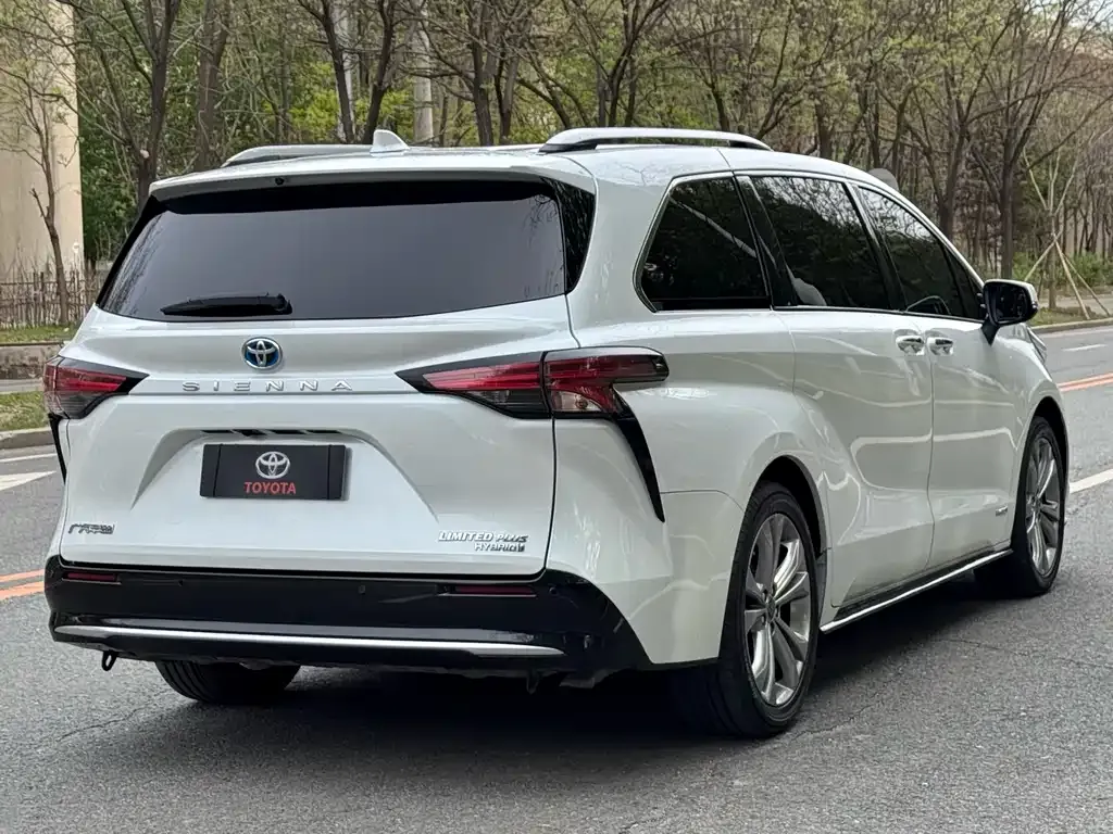 Toyota Sienna 2023 из CN, фото 5