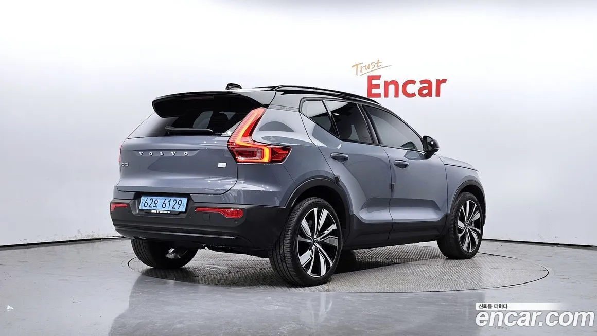 Volvo XC40 — фото 2